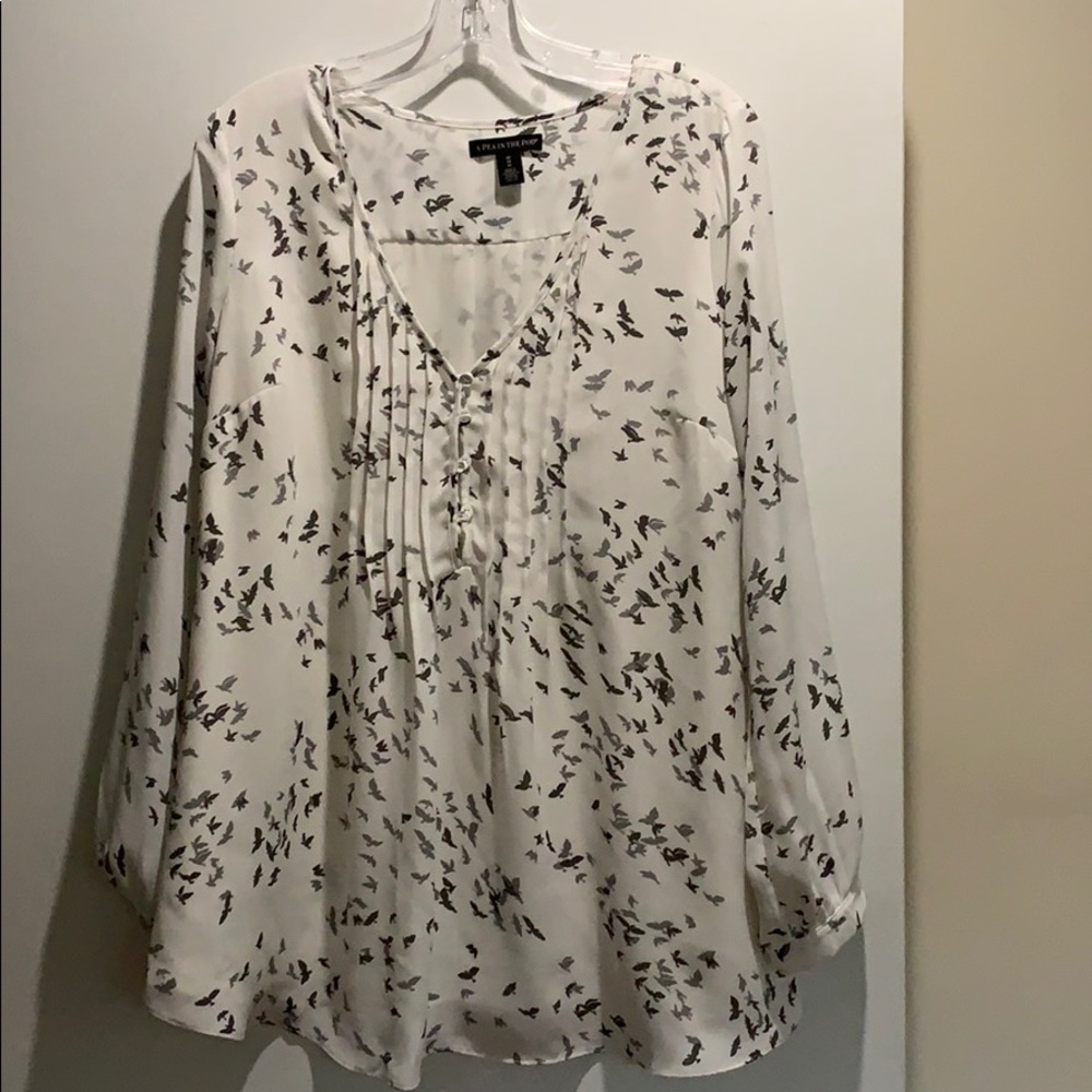 BARELY WORN - Bird Print Blouse